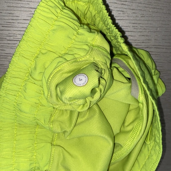 Lululemon hotty hot shorts - Picture 4 of 7